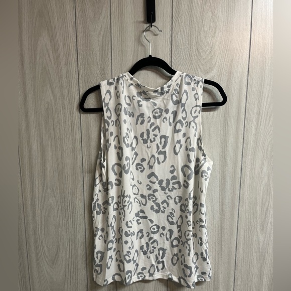 *NEW* White Leopard Print Chic Tank Top - Picture 3 of 4